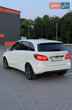 Хэтчбек Mercedes-Benz B-Class 2014 в 