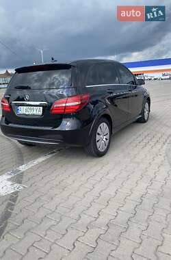 Хэтчбек Mercedes-Benz B-Class 2017 в 
