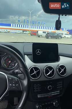 Хэтчбек Mercedes-Benz B-Class 2017 в 