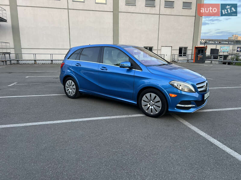 Хэтчбек Mercedes-Benz B-Class 2014 в Киеве
