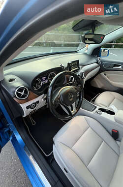 Хэтчбек Mercedes-Benz B-Class 2014 в 