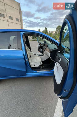 Хэтчбек Mercedes-Benz B-Class 2014 в 