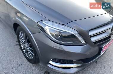 Хэтчбек Mercedes-Benz B-Class 2017 в 