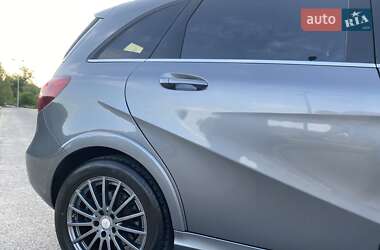 Хэтчбек Mercedes-Benz B-Class 2017 в 