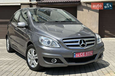 Хэтчбек Mercedes-Benz B-Class 2010 в 