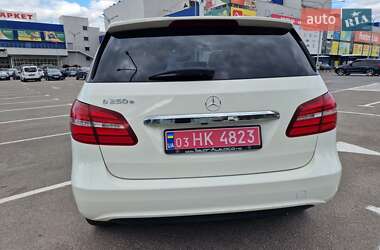Хэтчбек Mercedes-Benz B-Class 2017 в 