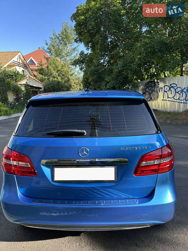 Хетчбек Mercedes-Benz B-Class 2014 в Одесі фото 15 Хетчбек Mercedes-Benz B-Class 2014 в Одесі