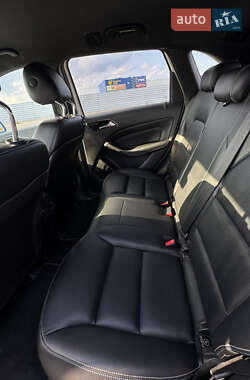 Хэтчбек Mercedes-Benz B-Class 2015 в 