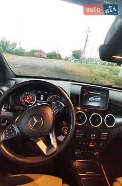 Хэтчбек Mercedes-Benz B-Class 2016 в 