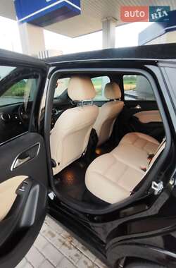 Хэтчбек Mercedes-Benz B-Class 2016 в 