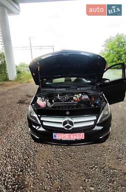 Хэтчбек Mercedes-Benz B-Class 2016 в 