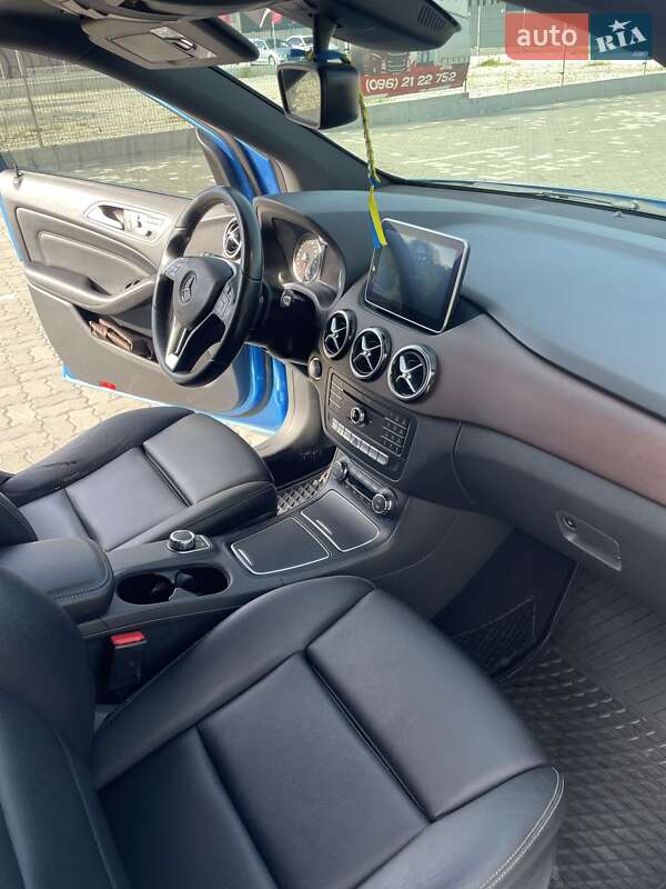 Хэтчбек Mercedes-Benz B-Class 2016 в Львове