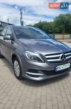Хэтчбек Mercedes-Benz B-Class 2015 в 