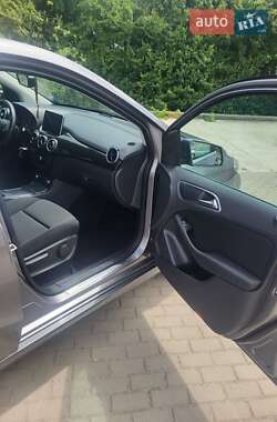 Хэтчбек Mercedes-Benz B-Class 2015 в 