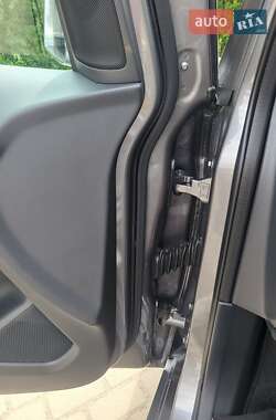 Хэтчбек Mercedes-Benz B-Class 2015 в 