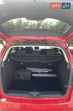 Хэтчбек Mercedes-Benz B-Class 2015 в 