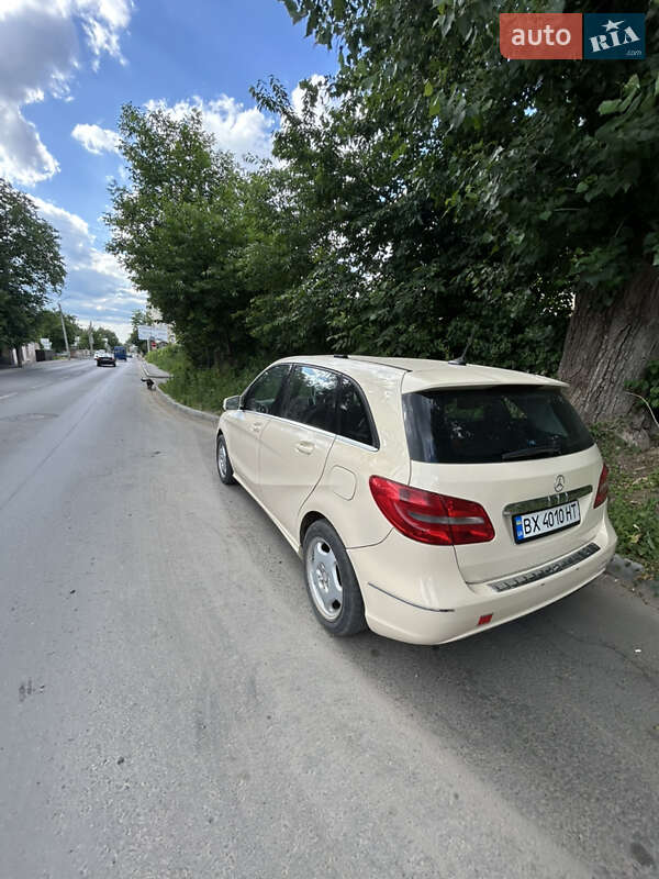 Хетчбек Mercedes-Benz B-Class 2013 в Чернівцях фото 4 Хетчбек Mercedes-Benz B-Class 2013 в Чернівцях