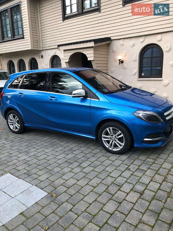 Хэтчбек Mercedes-Benz B-Class 2015 в 
