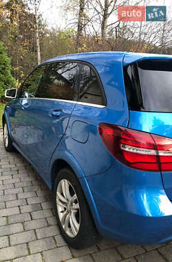Хэтчбек Mercedes-Benz B-Class 2015 в 