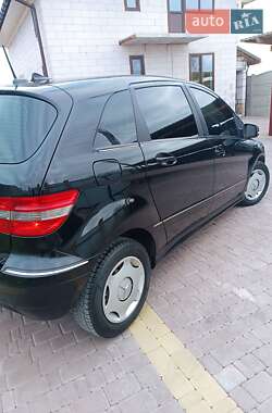 Хэтчбек Mercedes-Benz B-Class 2009 в 