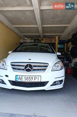 Хетчбек Mercedes-Benz B-Class 2010 в 