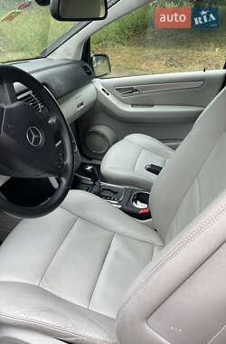 Хэтчбек Mercedes-Benz B-Class 2010 в 