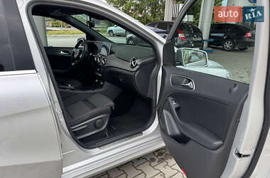 Хэтчбек Mercedes-Benz B-Class 2016 в 