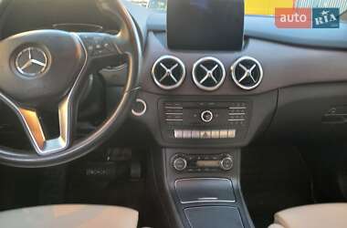 Хэтчбек Mercedes-Benz B-Class 2017 в 