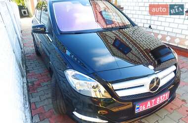 Хэтчбек Mercedes-Benz B-Class 2015 в 