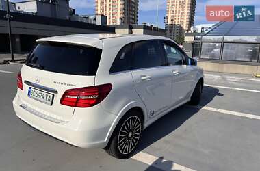 Хэтчбек Mercedes-Benz B-Class 2015 в 