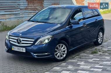 Хэтчбек Mercedes-Benz B-Class 2012 в 