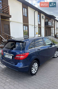 Хэтчбек Mercedes-Benz B-Class 2012 в 