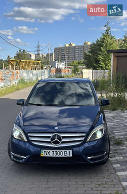 Хэтчбек Mercedes-Benz B-Class 2012 в 