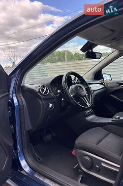 Хэтчбек Mercedes-Benz B-Class 2012 в 