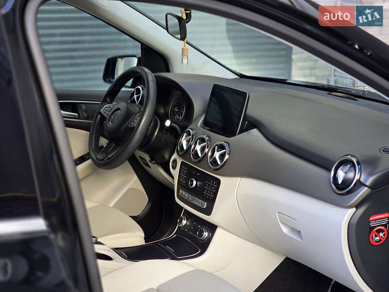 Хэтчбек Mercedes-Benz B-Class 2016 в Хмельницком