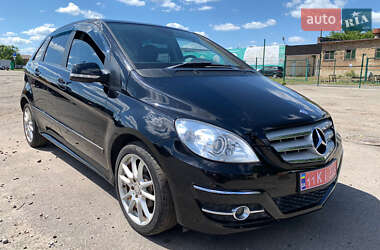 Хэтчбек Mercedes-Benz B-Class 2010 в 