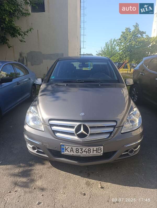 Mercedes-Benz B-Class 2011