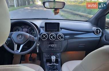 Хэтчбек Mercedes-Benz B-Class 2012 в 