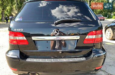 Хэтчбек Mercedes-Benz B-Class 2011 в 