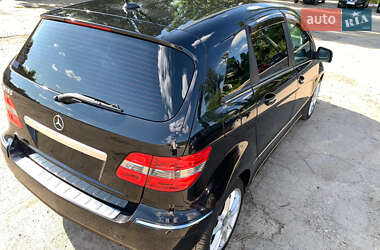 Хэтчбек Mercedes-Benz B-Class 2011 в 