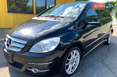 Хэтчбек Mercedes-Benz B-Class 2011 в 