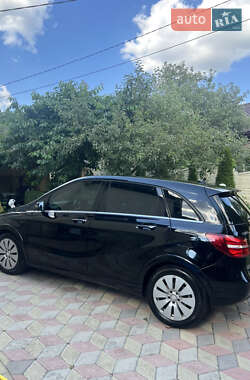 Хэтчбек Mercedes-Benz B-Class 2017 в 