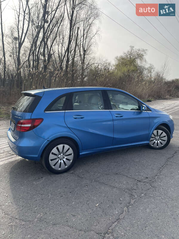 Хетчбек Mercedes-Benz B-Class 2015 в Полтаві фото 3 Хетчбек Mercedes-Benz B-Class 2015 в Полтаві