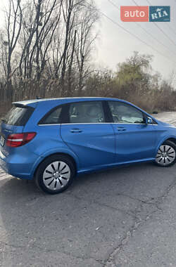 Хэтчбек Mercedes-Benz B-Class 2015 в 