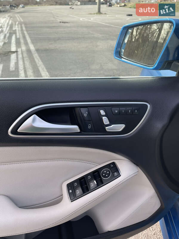 Хетчбек Mercedes-Benz B-Class 2015 в Полтаві фото 11 Хетчбек Mercedes-Benz B-Class 2015 в Полтаві