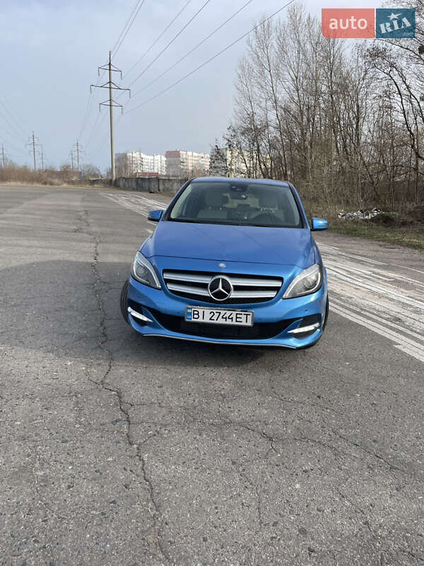 Хетчбек Mercedes-Benz B-Class 2015 в Полтаві фото 25 Хетчбек Mercedes-Benz B-Class 2015 в Полтаві