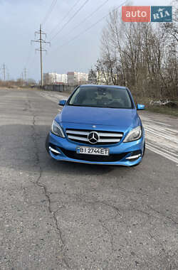 Хэтчбек Mercedes-Benz B-Class 2015 в 