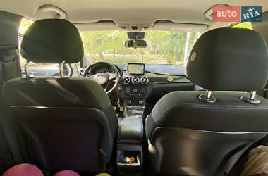 Хэтчбек Mercedes-Benz B-Class 2016 в 