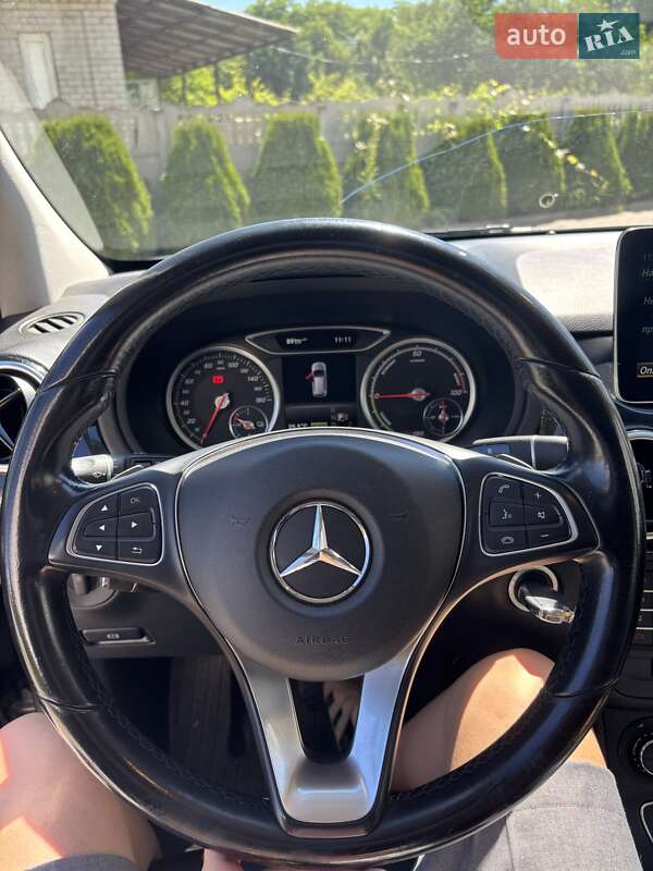 Хетчбек Mercedes-Benz B-Class 2016 в Хмельницькому