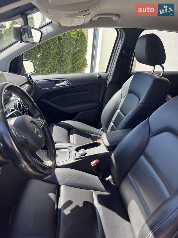 Хетчбек Mercedes-Benz B-Class 2016 в Хмельницькому